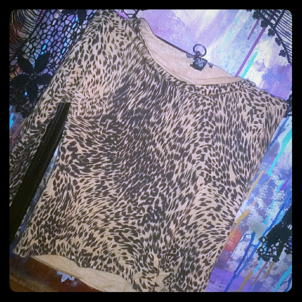 Leopard print top